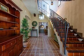 Historical Palms Villa by Fidalsa
