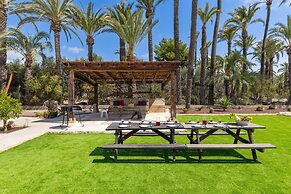 Historical Palms Villa by Fidalsa