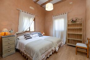 Historical Palms Villa by Fidalsa