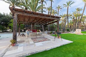 Historical Palms Villa by Fidalsa