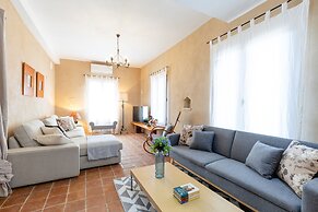 Historical Palms Villa by Fidalsa