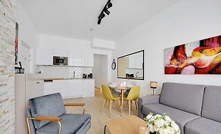 Intimate Flat w/ A/C & Jacuzzi - 2br/6p Montmartre