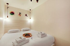Intimate Flat w/ A/C & Jacuzzi - 2br/6p Montmartre