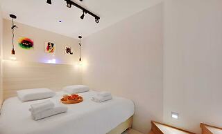 Intimate Flat w/ A/C & Jacuzzi - 2br/6p Montmartre