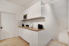 Intimate Flat w/ A/C & Jacuzzi - 2br/6p Montmartre