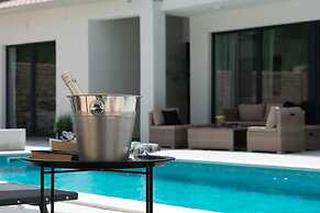 Designer Villa Simone - Modern Heritage Style