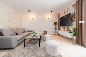 Designer Villa Simone - Modern Heritage Style