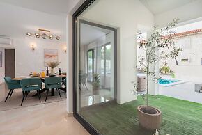 Designer Villa Simone - Modern Heritage Style