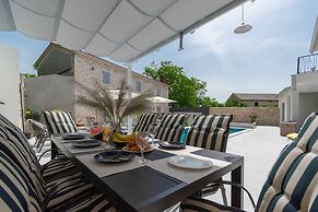 Designer Villa Simone - Modern Heritage Style