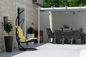 Designer Villa Simone - Modern Heritage Style