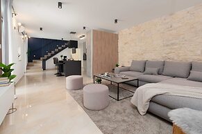 Designer Villa Simone - Modern Heritage Style