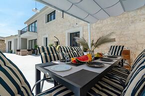 Designer Villa Simone - Modern Heritage Style