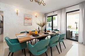 Designer Villa Simone - Modern Heritage Style