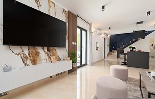 Designer Villa Simone - Modern Heritage Style