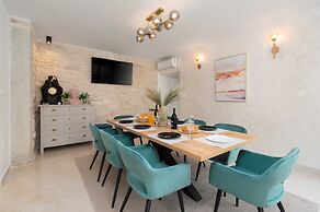 Designer Villa Simone - Modern Heritage Style