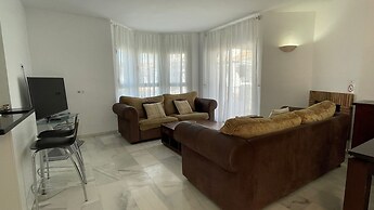 Top Floor 2 Bedroom Duplex 360 Views F-5