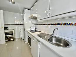 House Pauline 3 bed Poolside Private Garden M-5