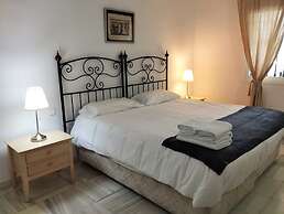 2 Bedroom Quiet Area F-2