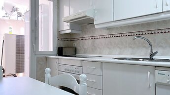 Spacious Poolside 3 Bedroom F-5