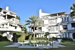 Easy Parking Poolside 2 Bedroom F-5