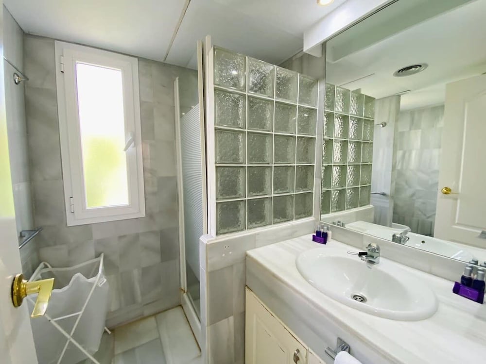 Duplex 3 Bedroom Top Floor F-3