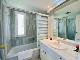 Duplex 3 Bedroom Top Floor F-3