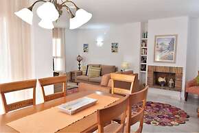 3 Bed Excellent and Quiet Location F-4
