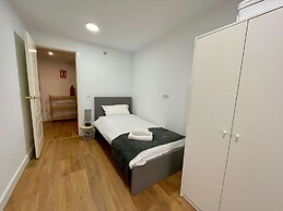 Studio 2 Bed-1 Bathroom for 3 NO Terrace F-3