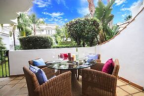 Modern 3 Bedroom Pool Access Apartment F-7