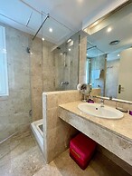 Modern 3 Bedroom Pool Access Apartment F-7