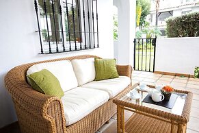 Modern 3 Bedroom Pool Access Apartment F-7