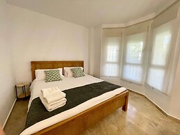 Modern 3 Bedroom Pool Access Apartment F-7