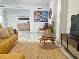 Modern 3 Bedroom Pool Access Apartment F-7