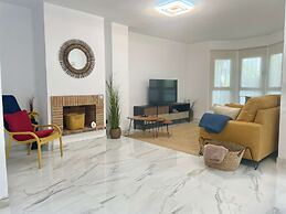 Modern 3 Bedroom Pool Access Apartment F-7