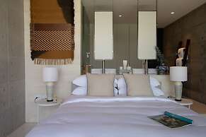 Muscat 3-bedroom Villa With Beach Access