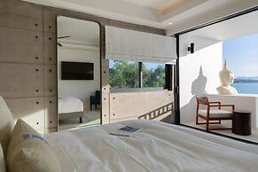 Solaris 3-bedroom Beachfront Villa in Koh Samui