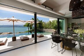 Solaris 3-bedroom Beachfront Villa in Koh Samui