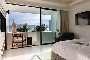 Solaris 3-bedroom Beachfront Villa in Koh Samui