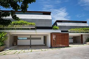 Solaris 3-bedroom Beachfront Villa in Koh Samui