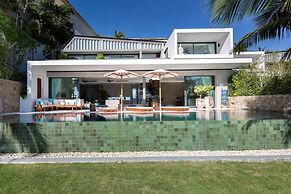 Solaris 3-bedroom Beachfront Villa in Koh Samui