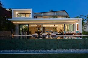 Syrah 3-bedroom Beachfront Villa in Koh Samui