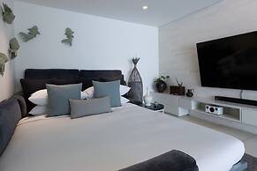 Syrah 3-bedroom Beachfront Villa in Koh Samui