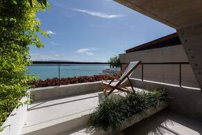 Gamay 3-bedroom Villa With Beach Access