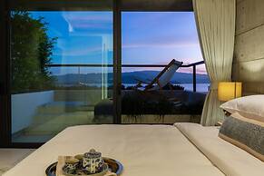 Gamay 3-bedroom Villa With Beach Access