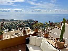 Two Bedroom Apartment With Breath-taking Views