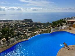 Two Bedroom Apartment With Breath-taking Views
