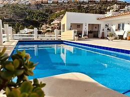 Incredible Views Villa With Private Pool