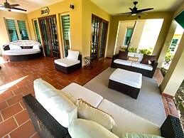 Daria Beachfront Community Steps 2 Pool- Generator