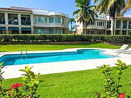 Daria Beachfront Community Steps 2 Pool- Generator