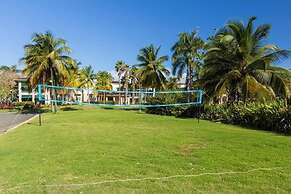 Daria Beachfront Community Steps 2 Pool- Generator
